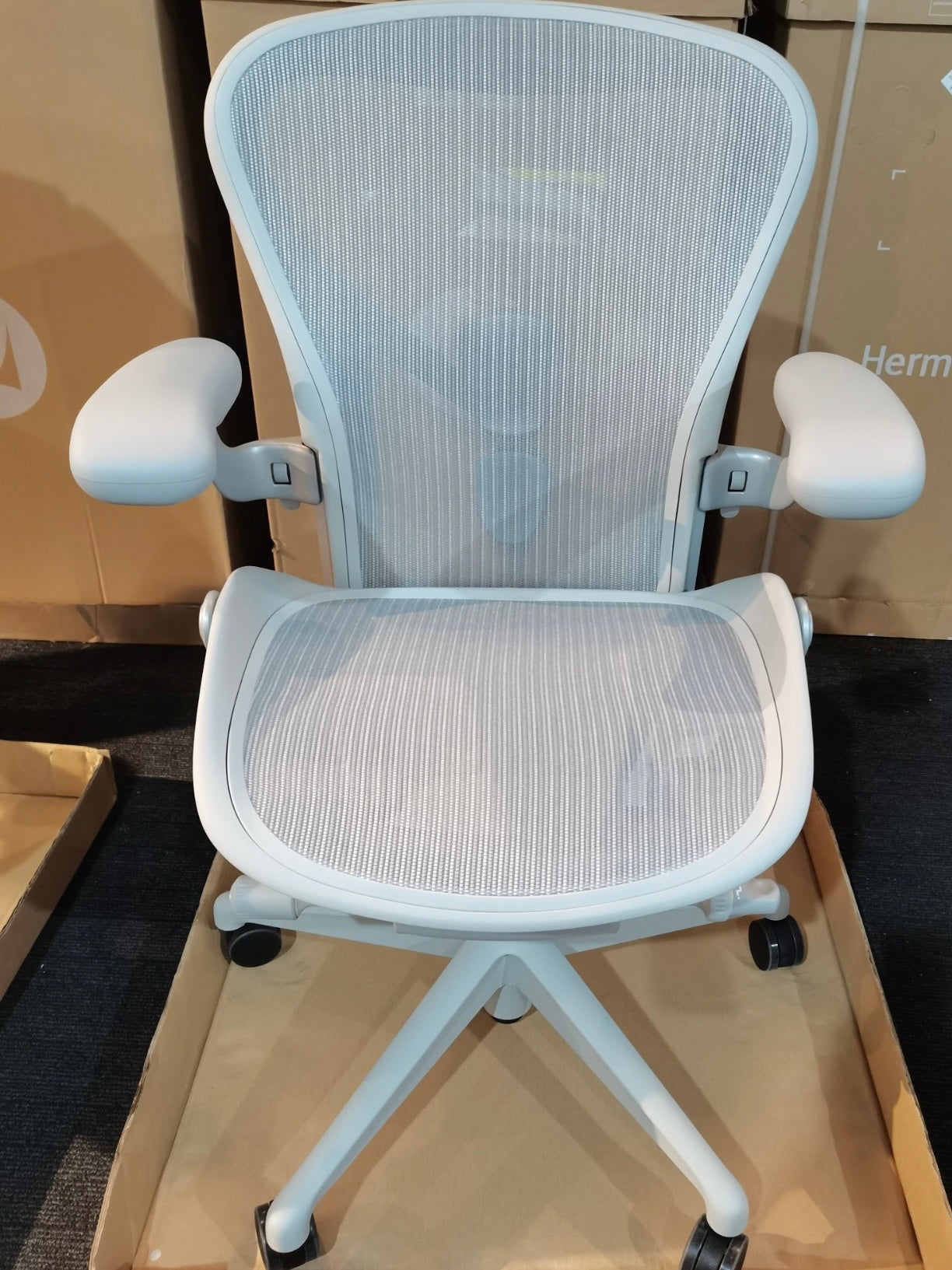 HM Aeron Remastered Chair Colour Mineral