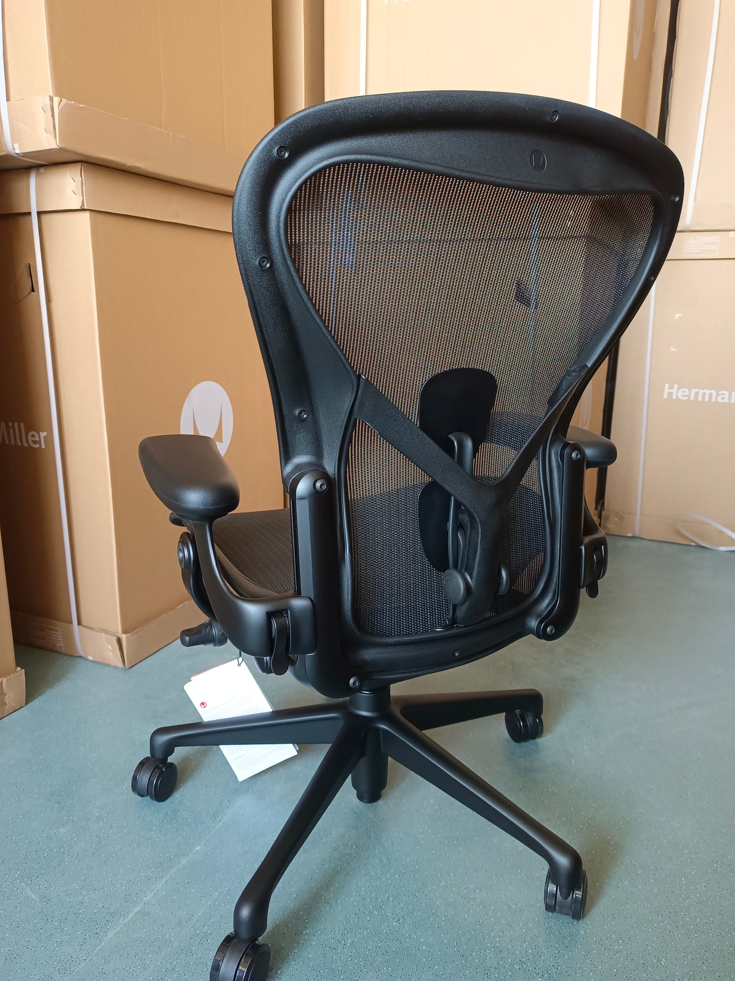 HM Aeron Remastered Chair Colour Onyx (Matte Metal Base)