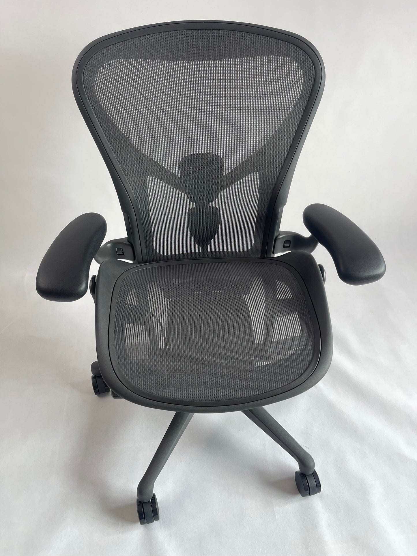 HM Aeron Remastered Chair Colour Graphite